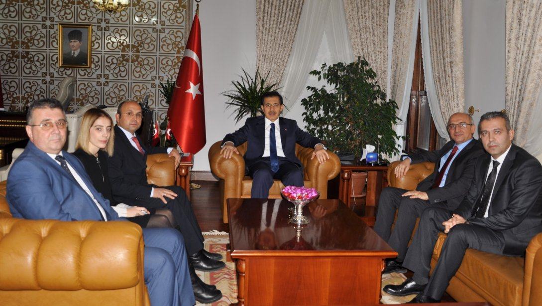 ÖĞRETMENLER 2023 EĞİTİM VİZYONUNU KONUŞTU