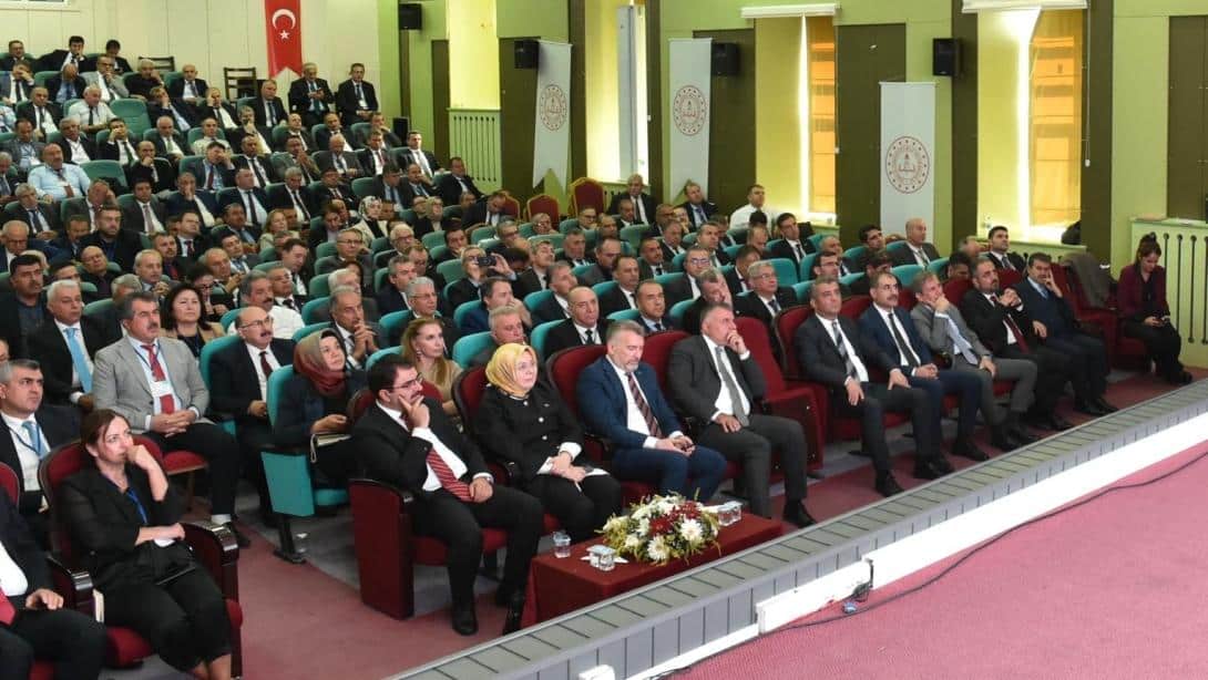 GENEL MÜDÜRÜMÜZ KEMAL BÜLBÜL, İLÇE MİLLÎ EĞİTİM MÜDÜRLERİ TOPLANTISINA KATILDI